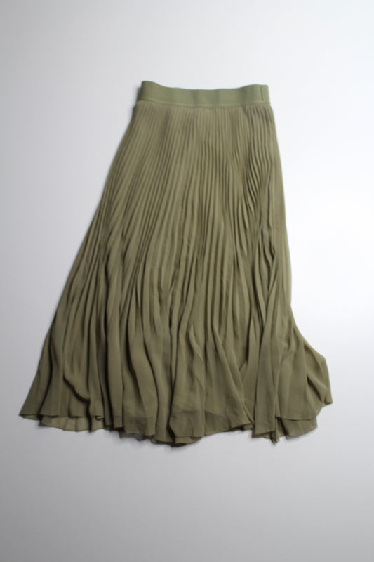 Aritzia Wilfred bitter sage ‘twirl’ skirt, size small