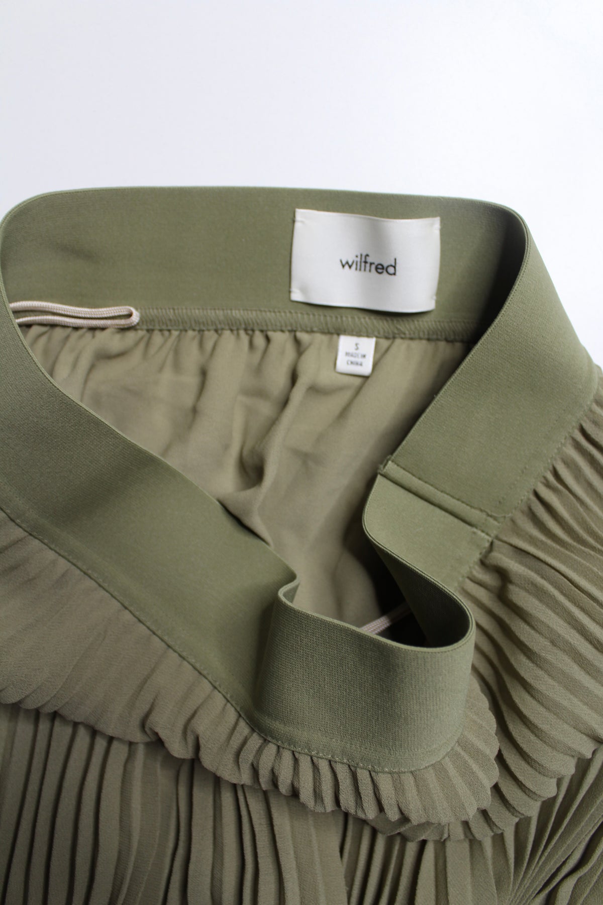 Aritzia Wilfred bitter sage ‘twirl’ skirt, size small