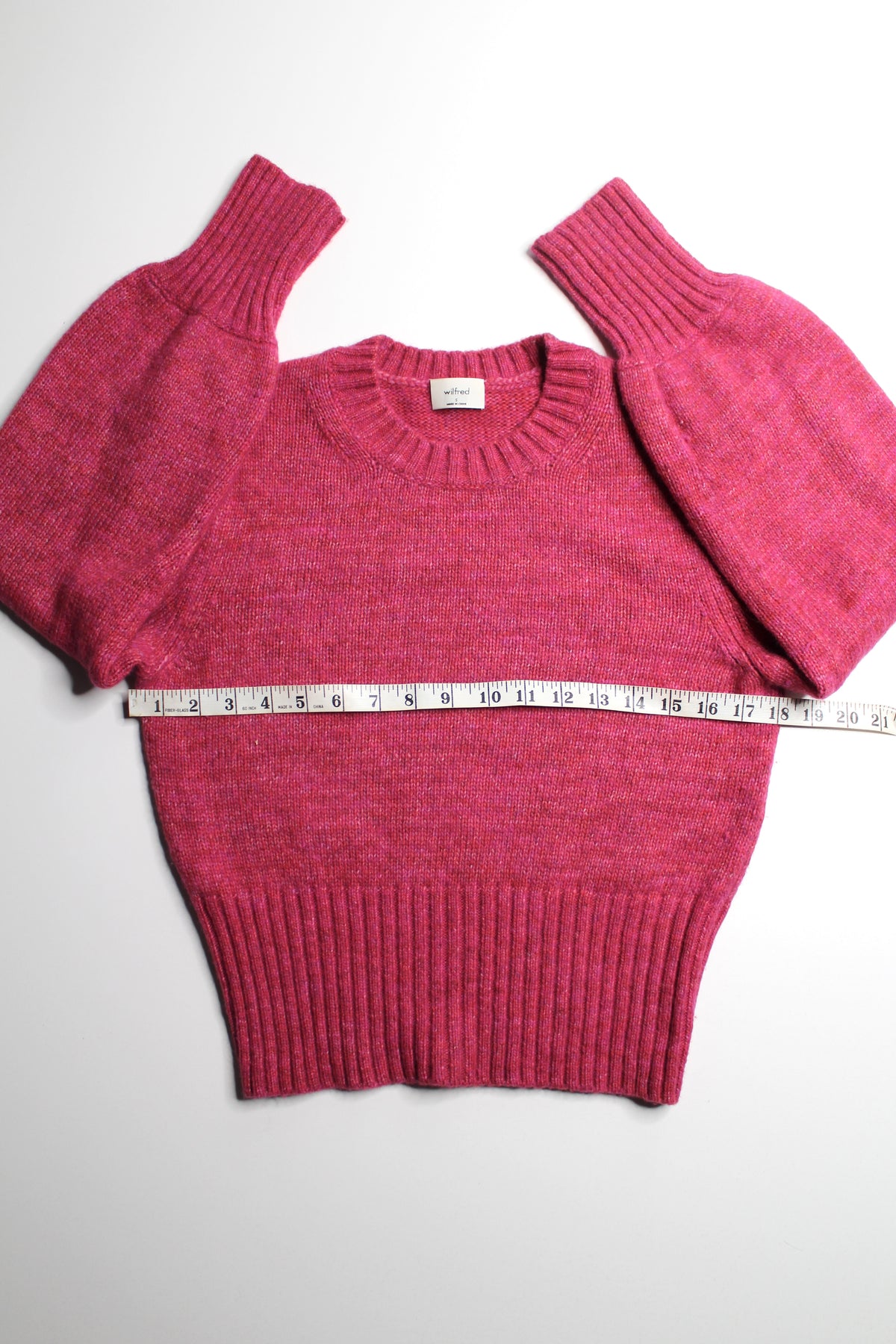 Aritzia Wilfred fuchsia puff sleeve knit sweater, size small