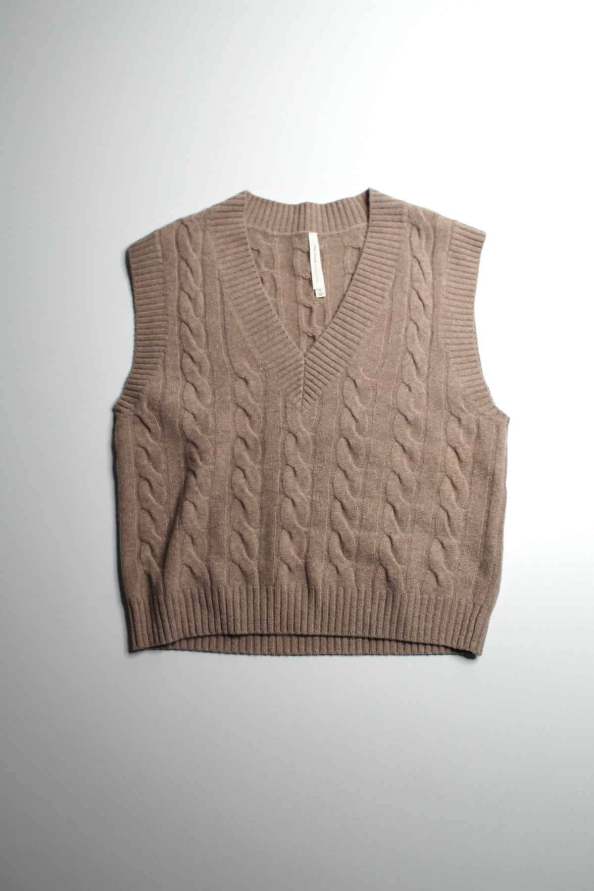 Aritzia Babaton The Group tan cable knit 'emporia' merino wool sweater vest, size small