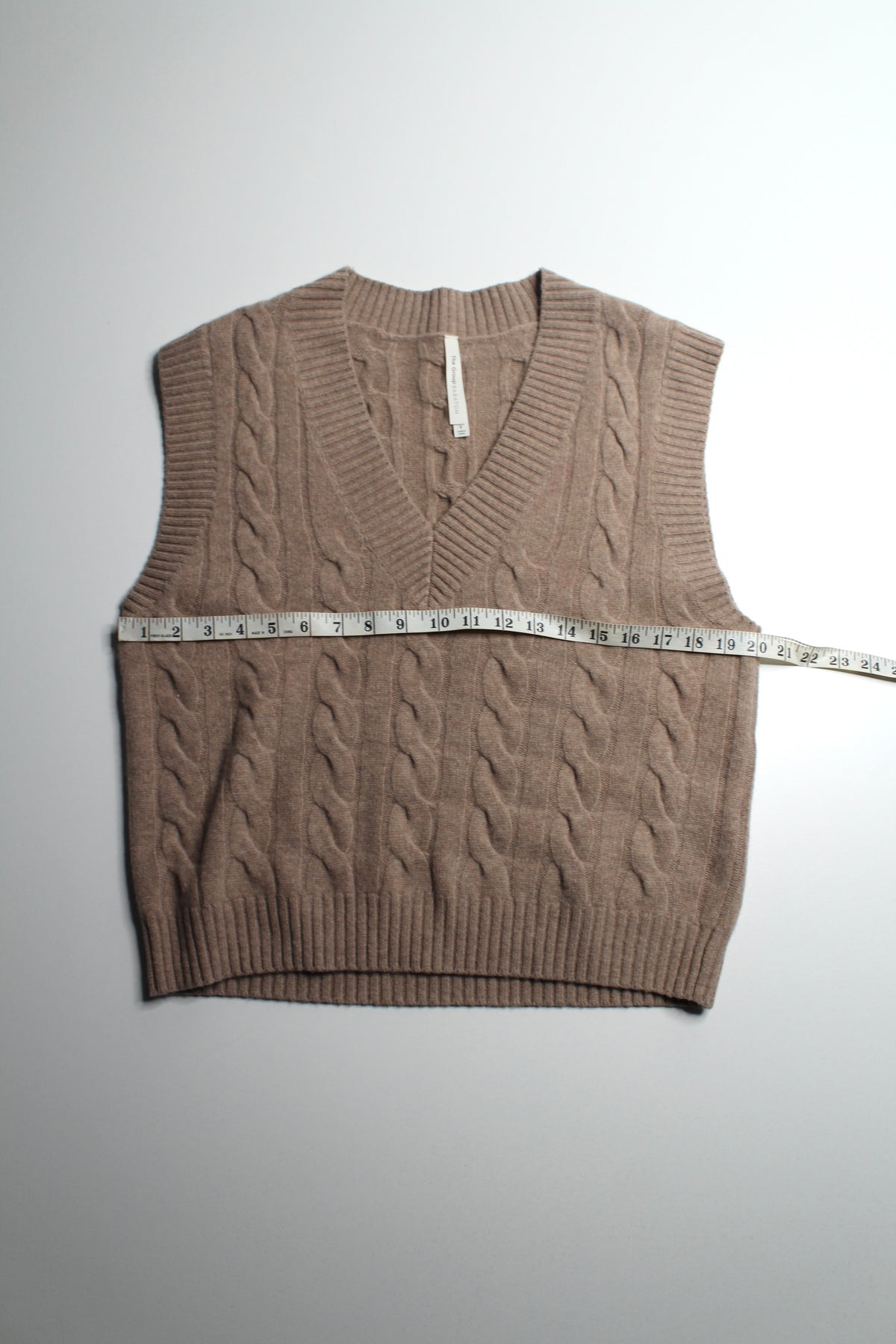 Aritzia Babaton The Group tan cable knit 'emporia' merino wool sweater vest, size small