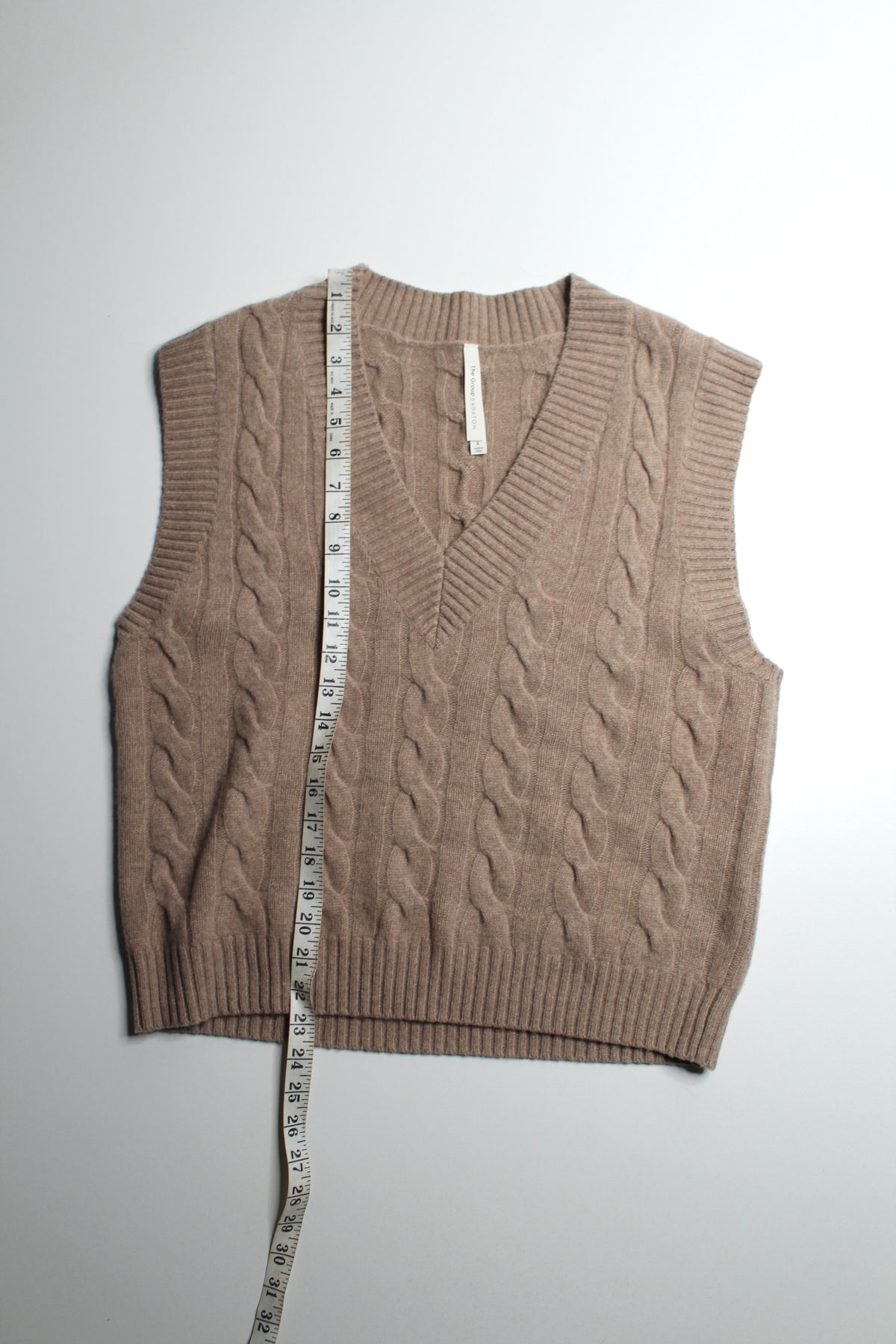 Aritzia Babaton The Group tan cable knit 'emporia' merino wool sweater vest, size small