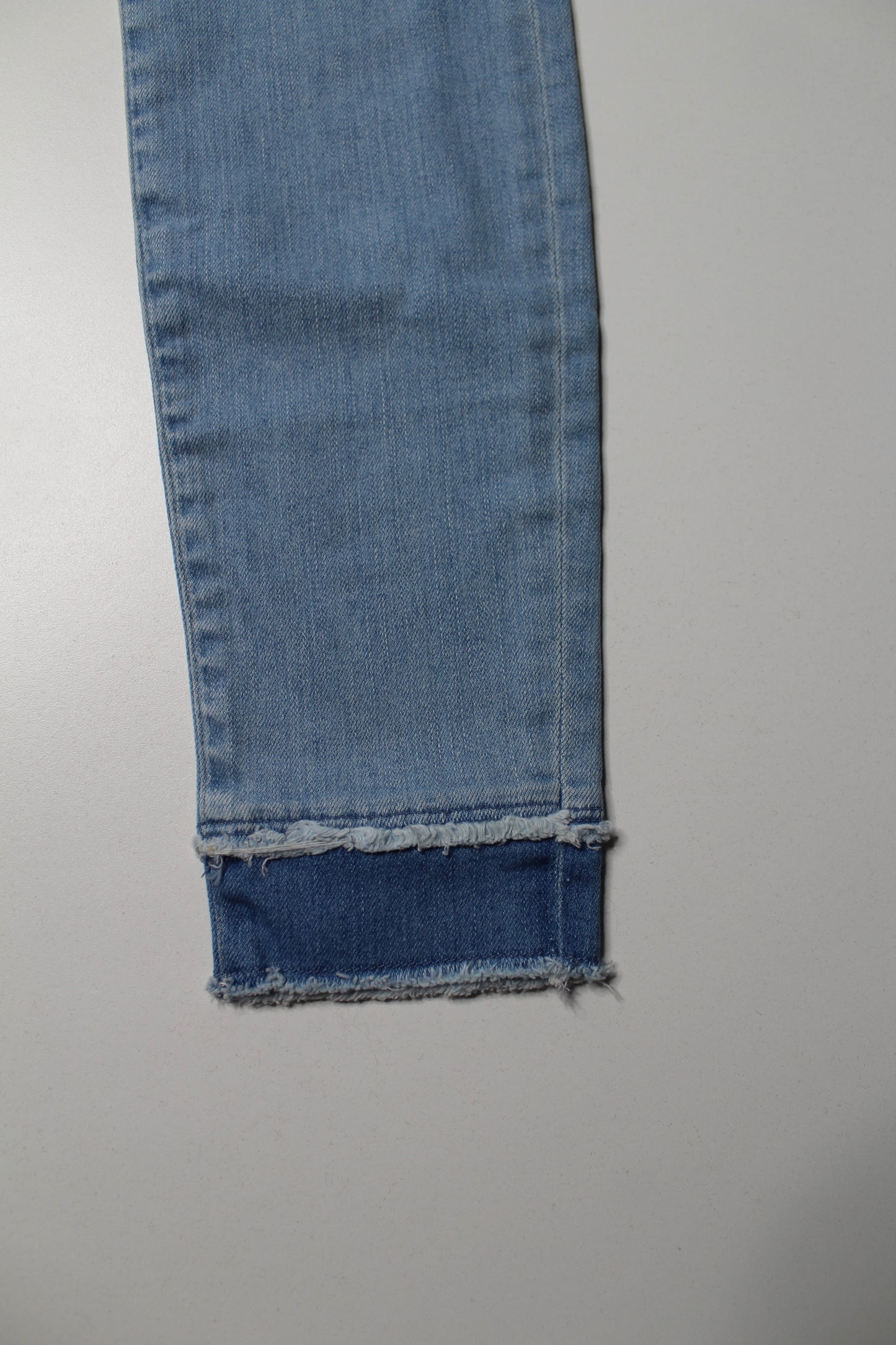 7 For All mankind ‘high rise slim illusion air skinny’ jeans, size 26  (additional 50% off at checkout)