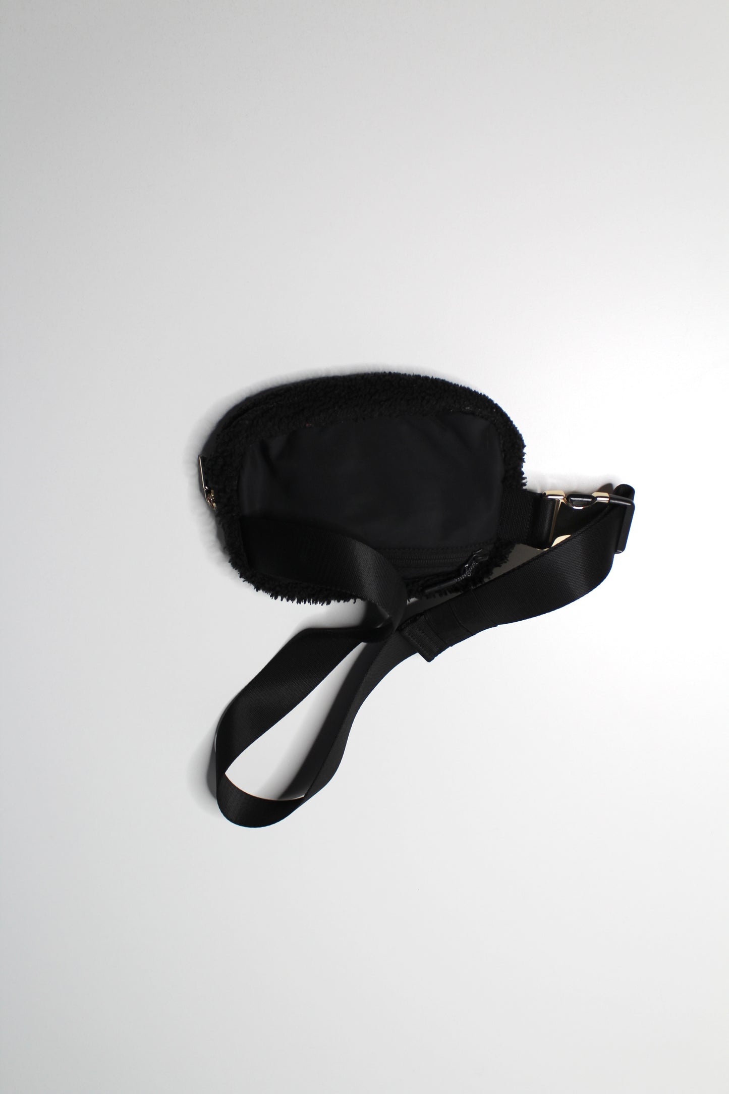 Lululemon black sherpa fleece belt bag *1L