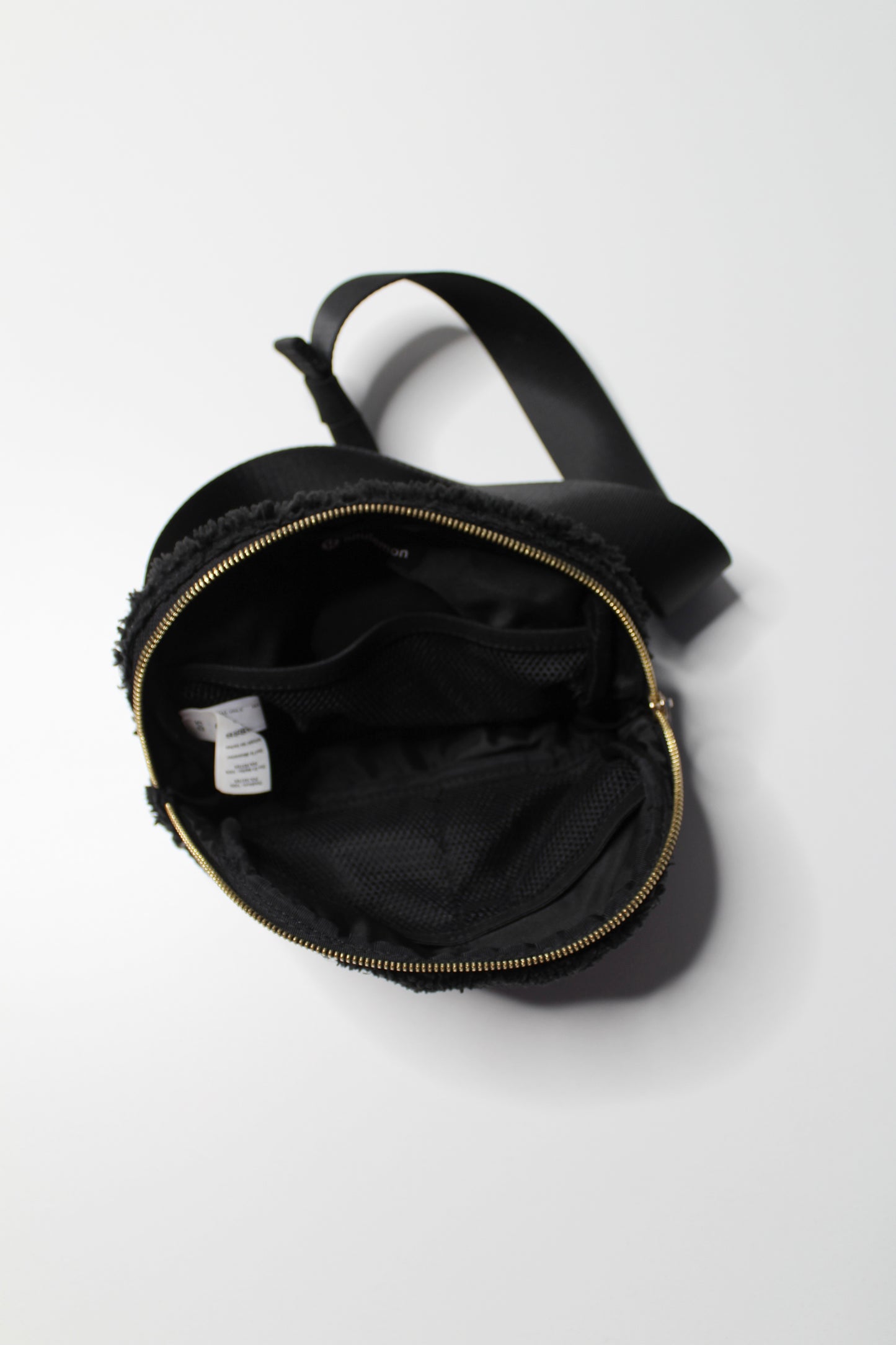 Lululemon black sherpa fleece belt bag *1L