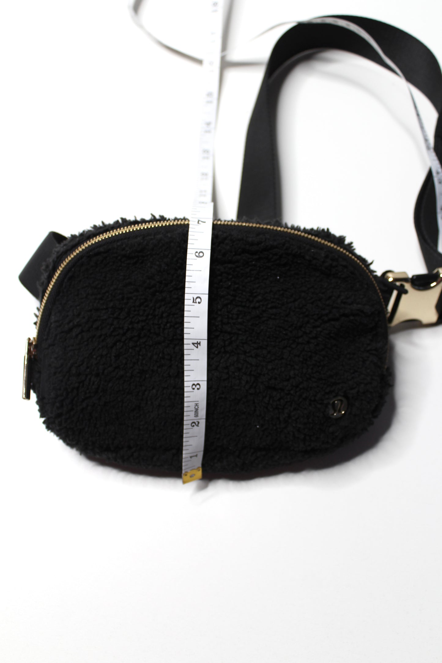 Lululemon black sherpa fleece belt bag *1L