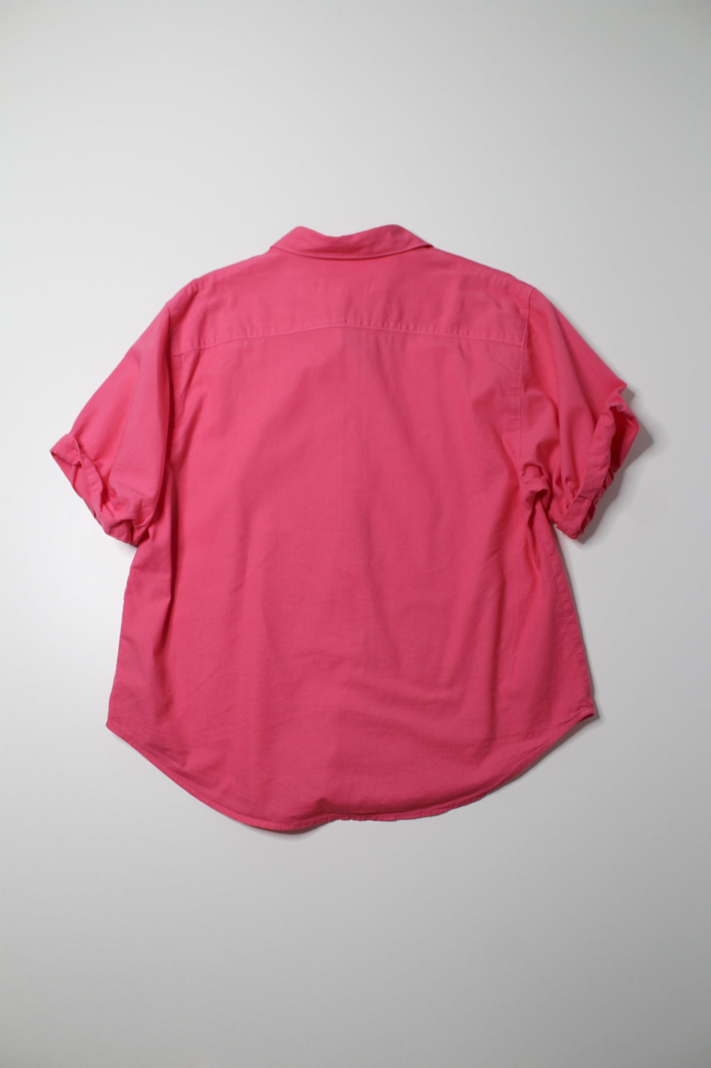 Aritzia Denim Forum fuchsia 'Jane' button up short sleeve blouse, size small (relaxed fit)