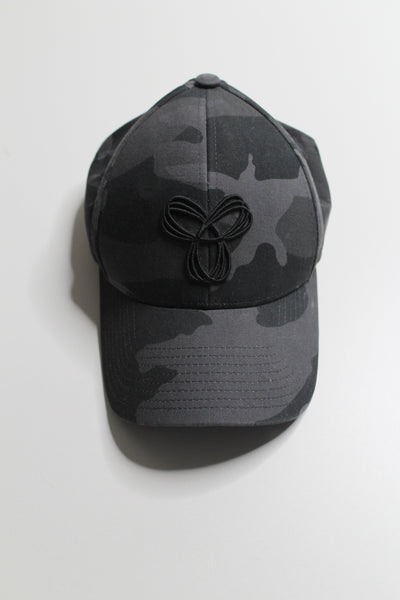 Aritzia TNA grey camo baseball hat