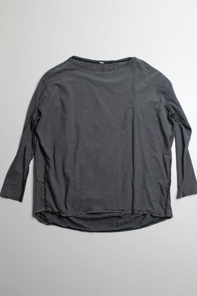 Lululemon hype stripe black white back in action long sleeve, no size. Fits like size 6 (loose fit)