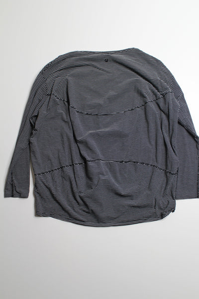 Lululemon hype stripe black white back in action long sleeve, no size. Fits like size 6 (loose fit)