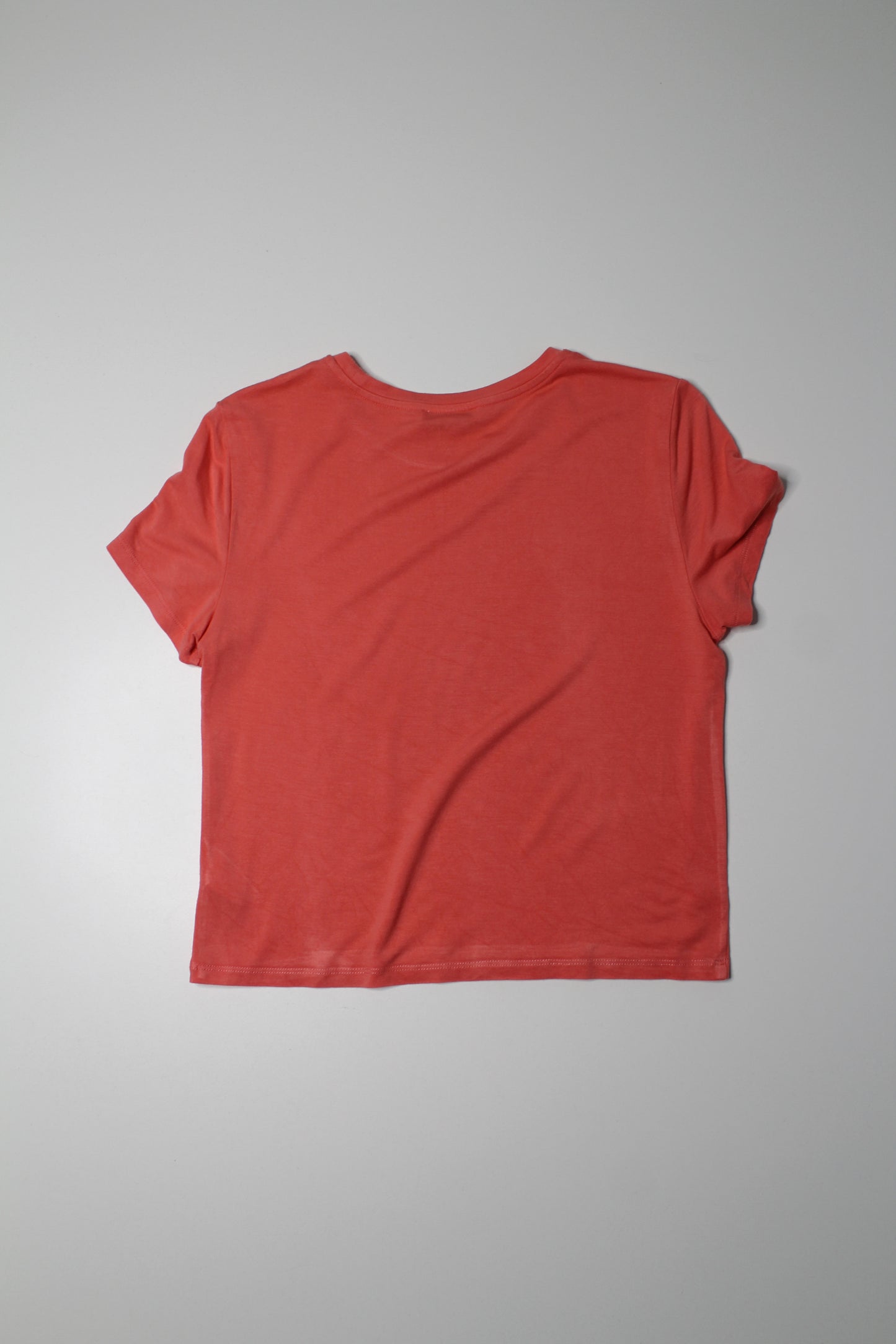 Aritzia Babaton peach everyday t shirt, size medium