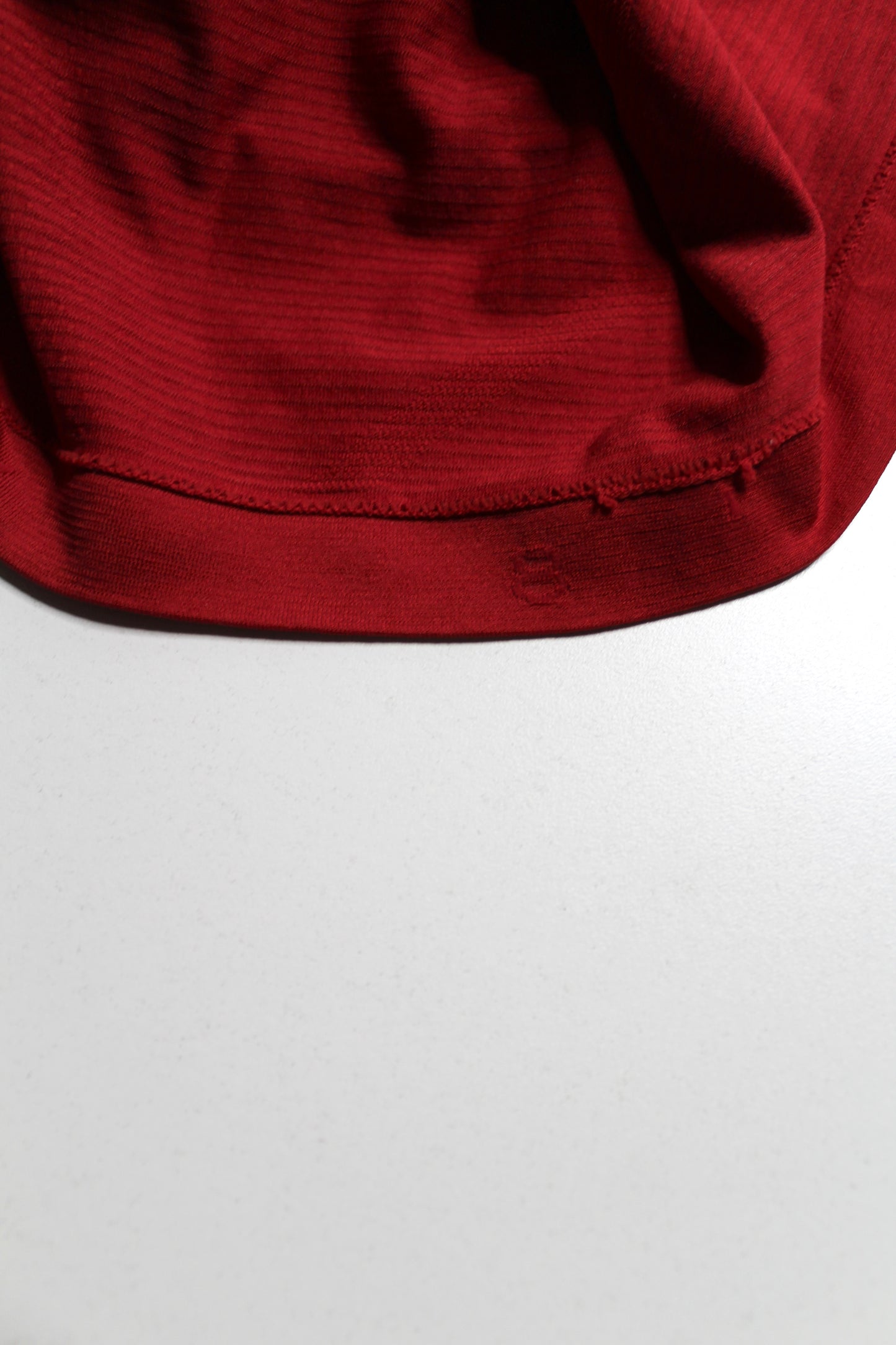 Lululemon red 'swiftly tech' tank, size 8 *race length *new