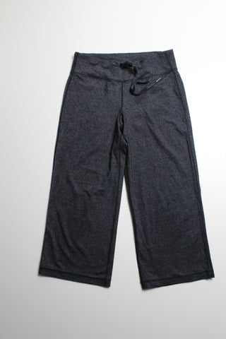 Lululemon relaxed fit wide leg crop, no size. Fits 4/6 (price reduced: was $30)