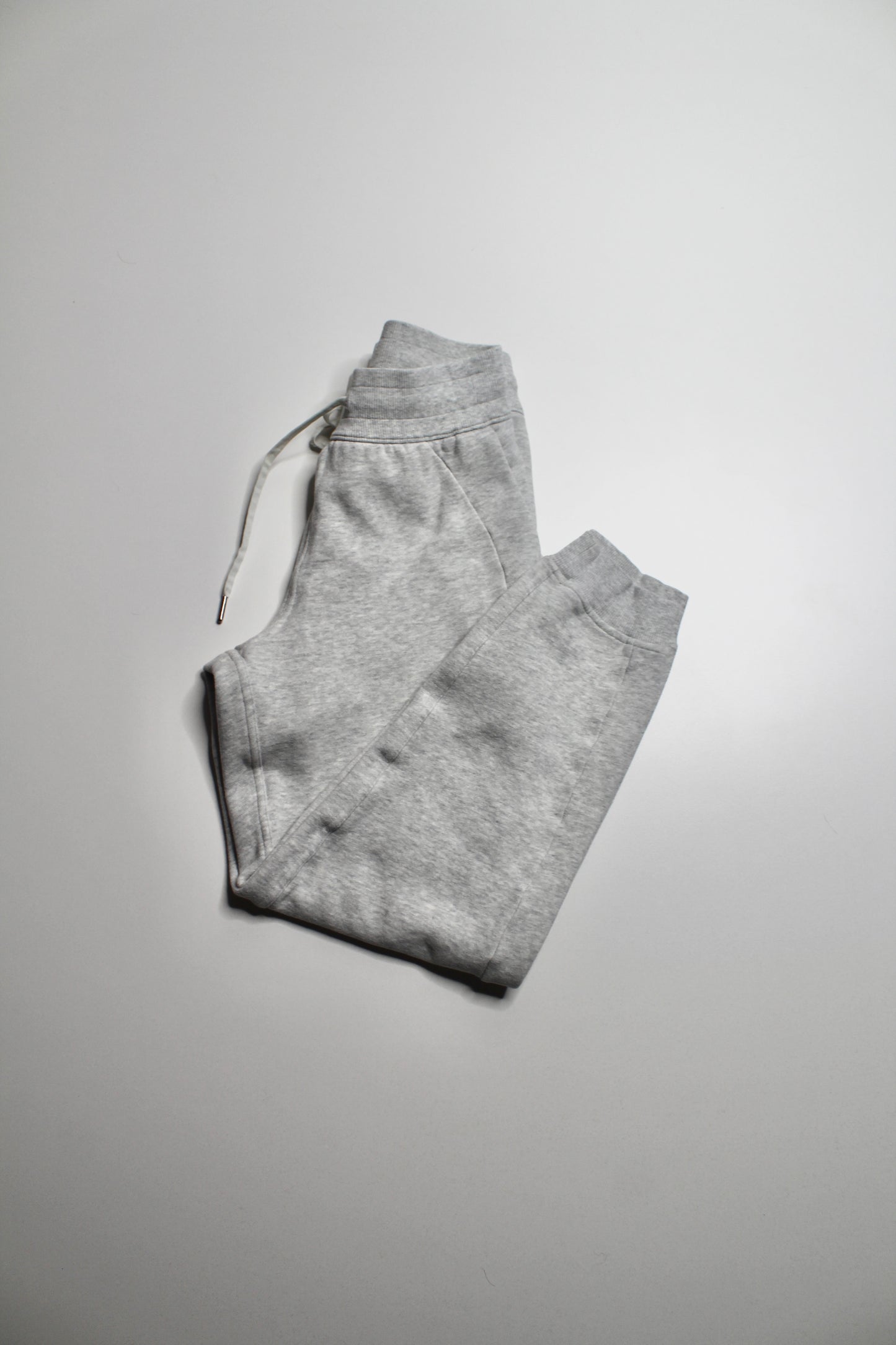 Lululemon heathered light grey ‘scuba’ jogger, size 4
