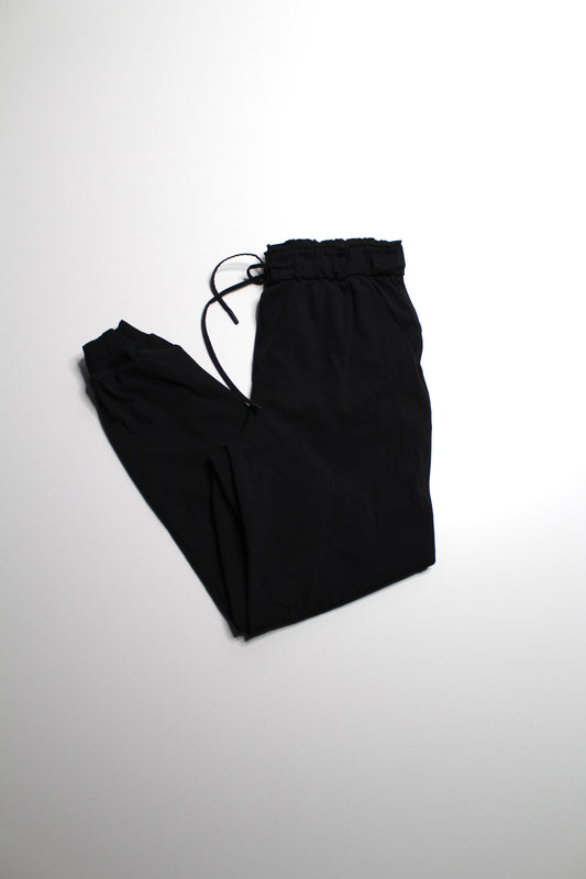 Lululemon black ‘keep moving’ high rise jogger, size 8 *luxtreme