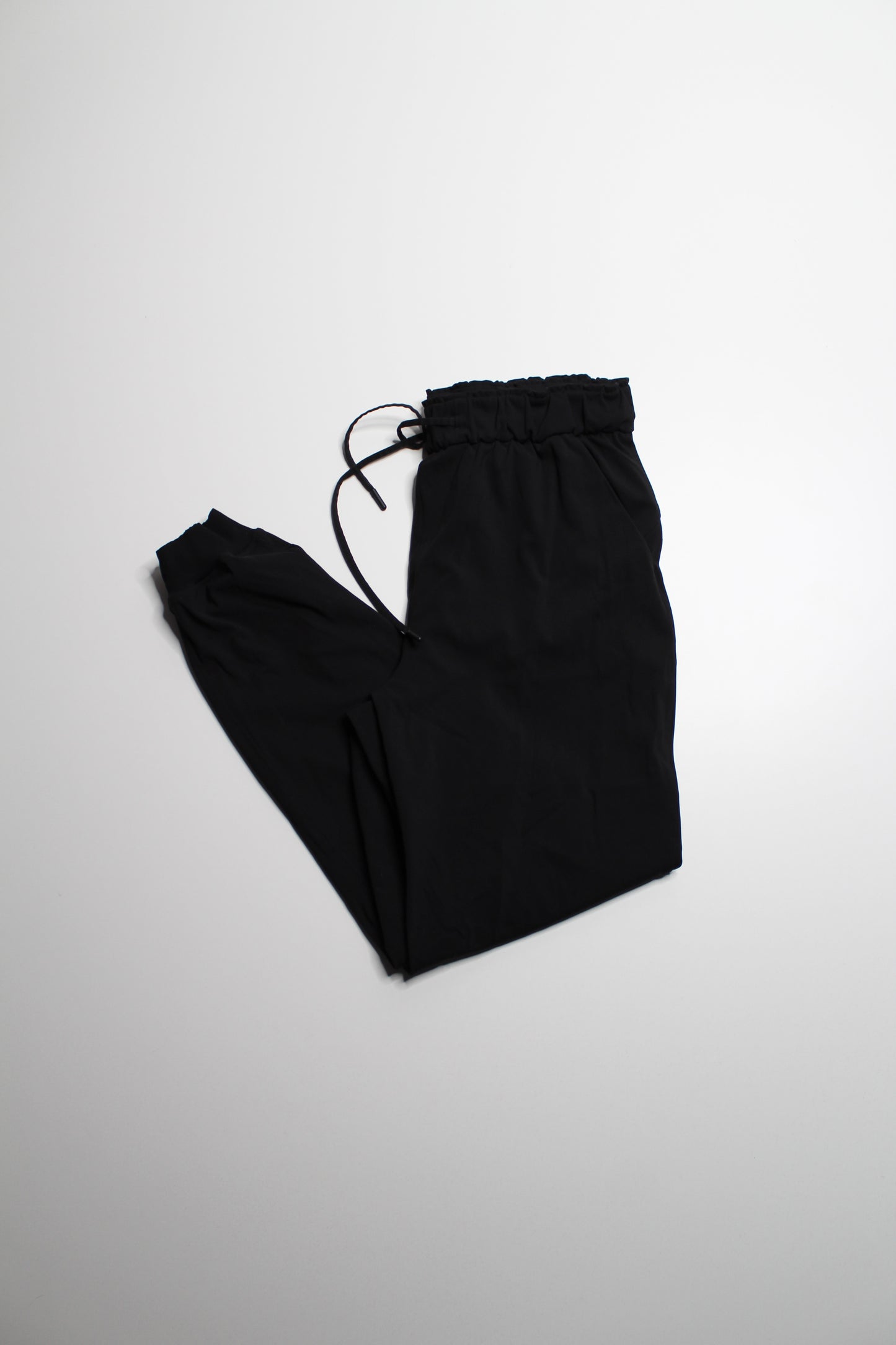 Lululemon black ‘keep moving’ high rise jogger, size 8 *luxtreme