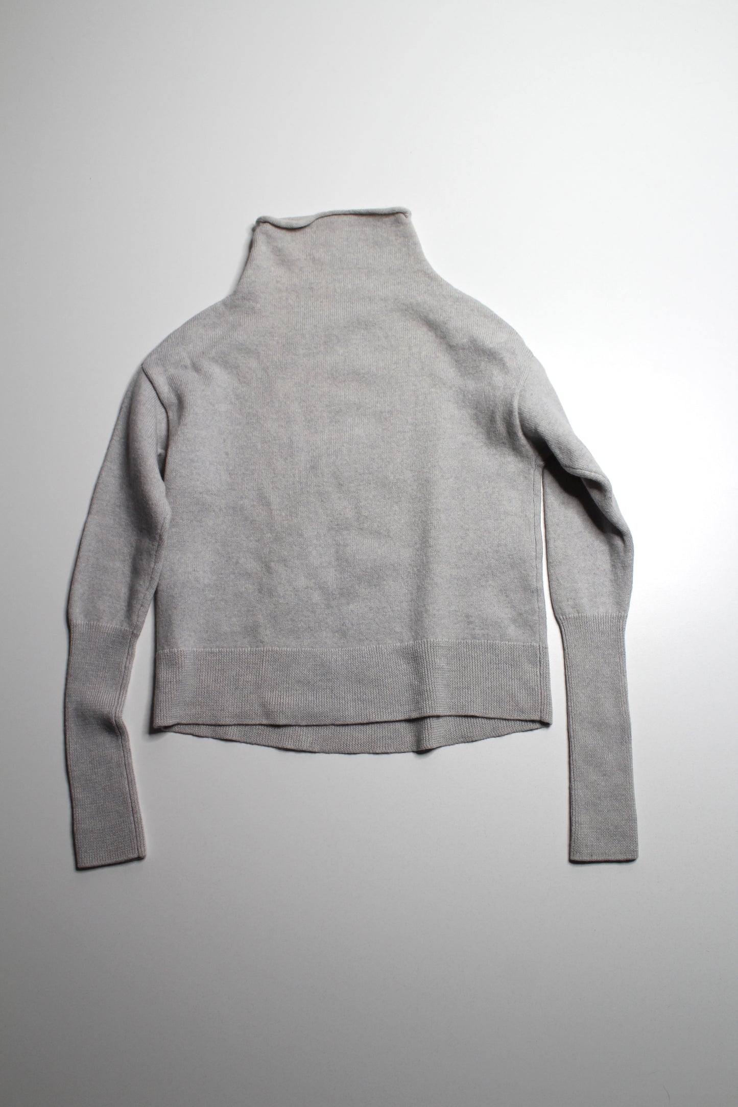 Aritzia Babaton light grey mock neck merino wool sweater, size xs