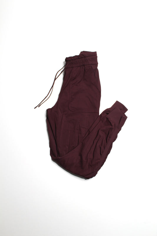 Lululemon 'beyond the studio' jogger, size 6