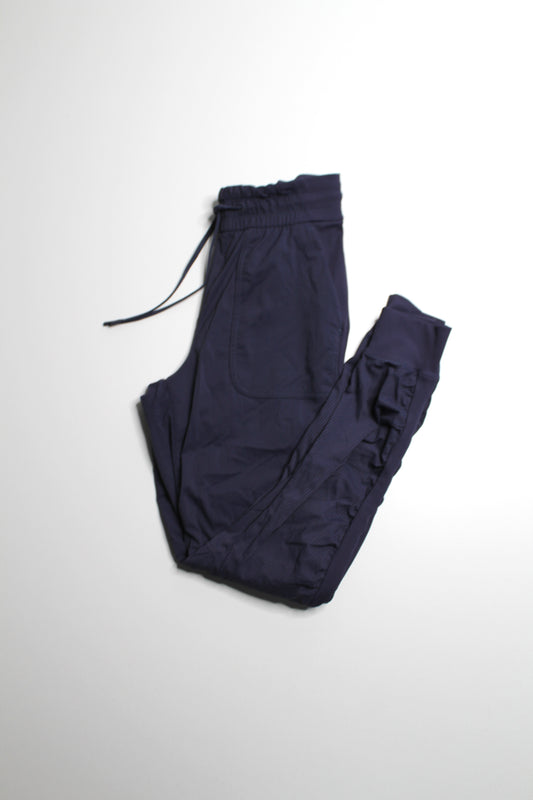 Lululemon 'beyond the studio' jogger, size 6