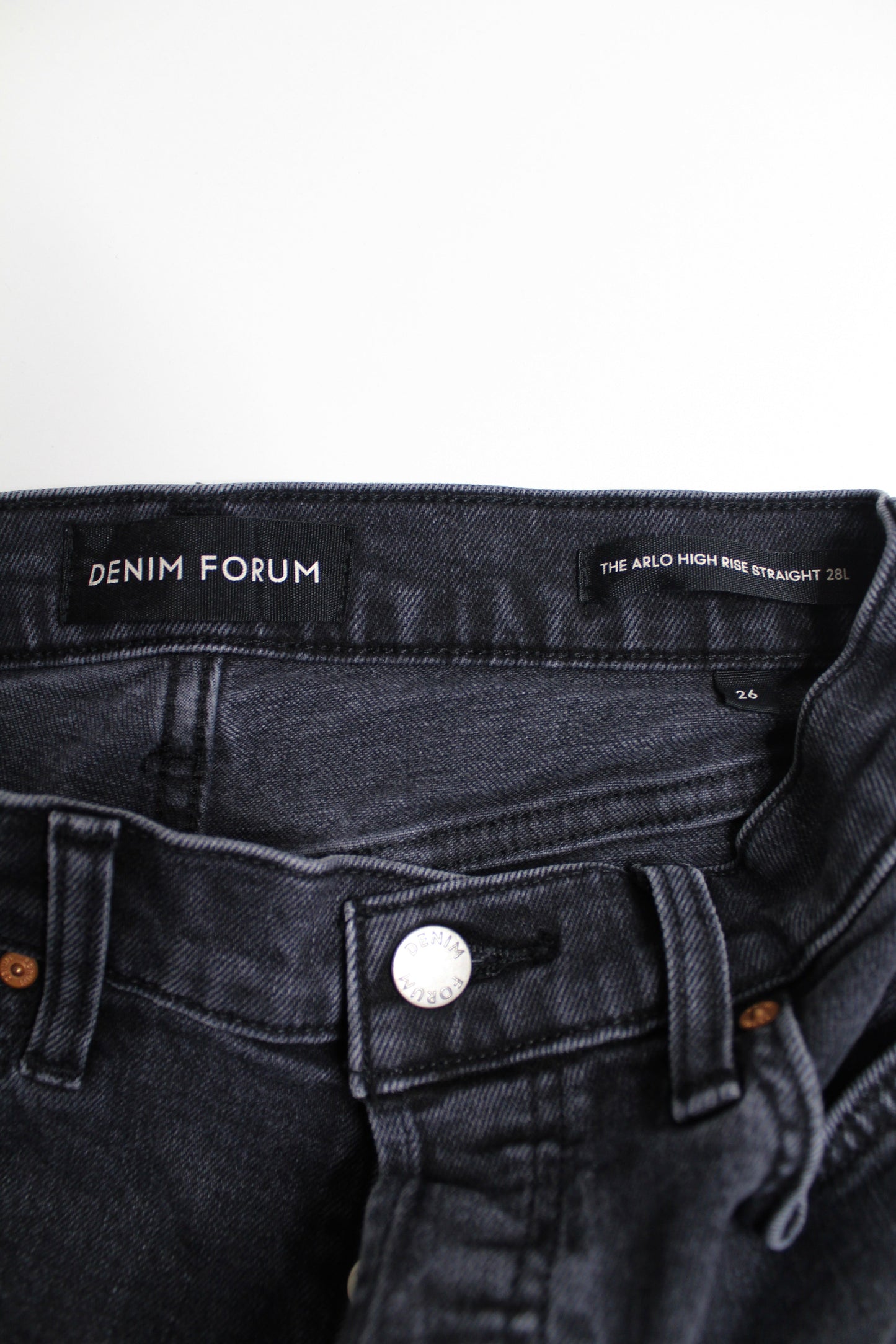 Aritzia Denim Forum black wash arlo high rise straight jeans, size 26