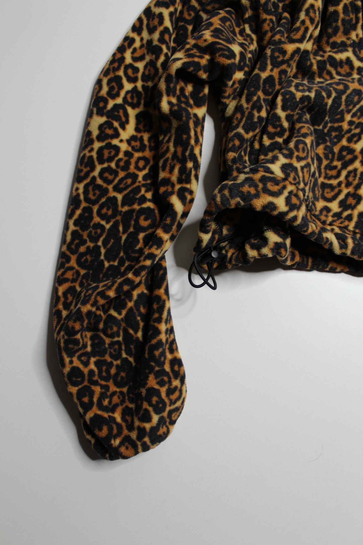 Aritzia TNA leopard fleece 1/4 zip sweatshirt, size xxs (loose fit) (fits xxs/xs)
