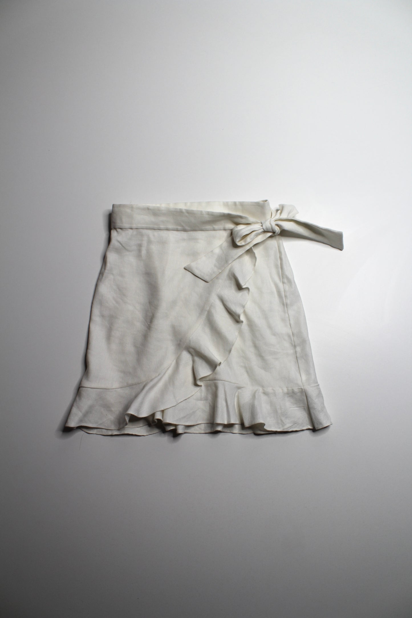 Club Monaco cream linen wrap skirt, size 0 (xs) (50% off)