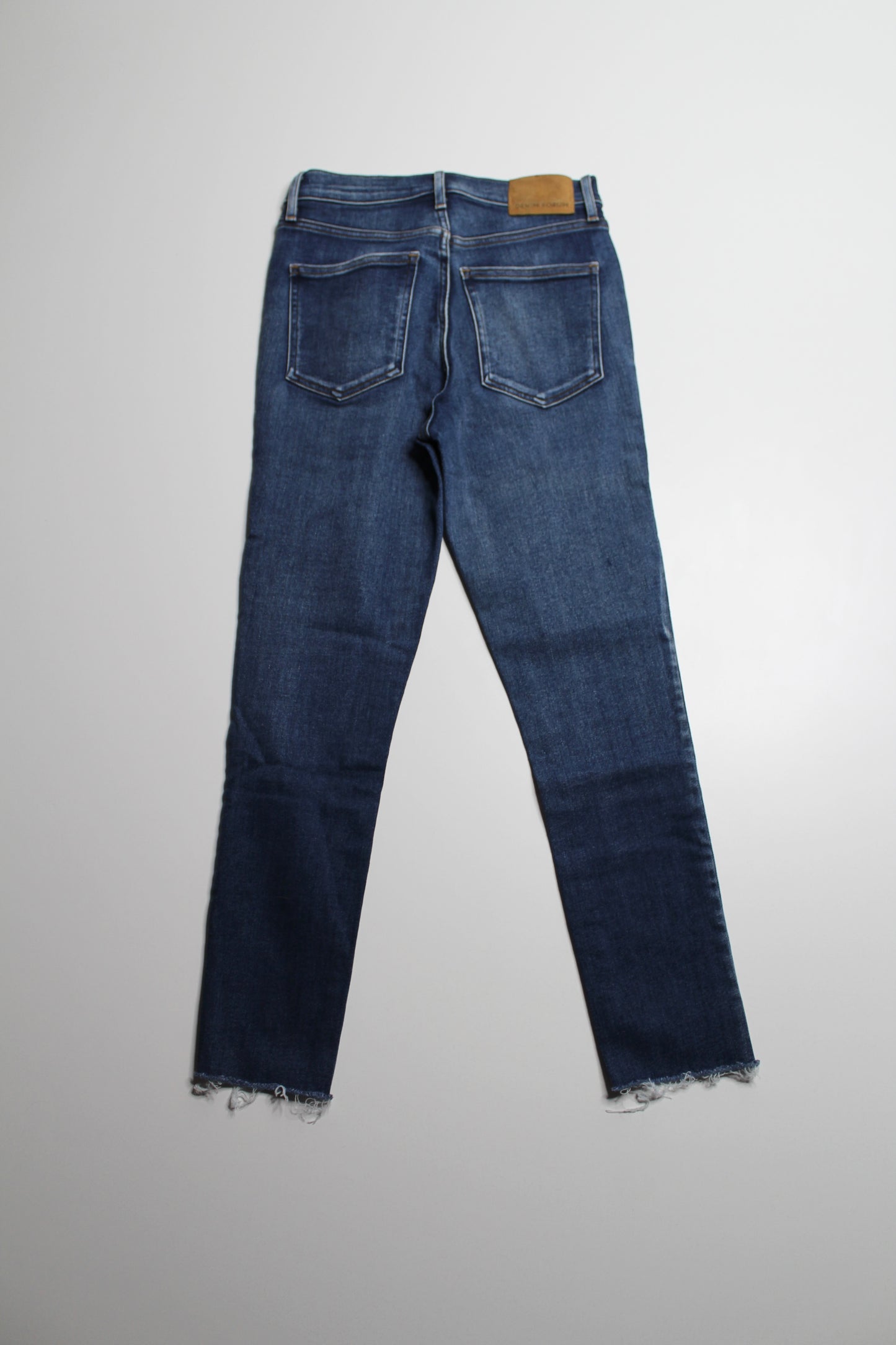 Aritzia Denim Forum 'lola' high rise skinny jeans, size 27 (25")