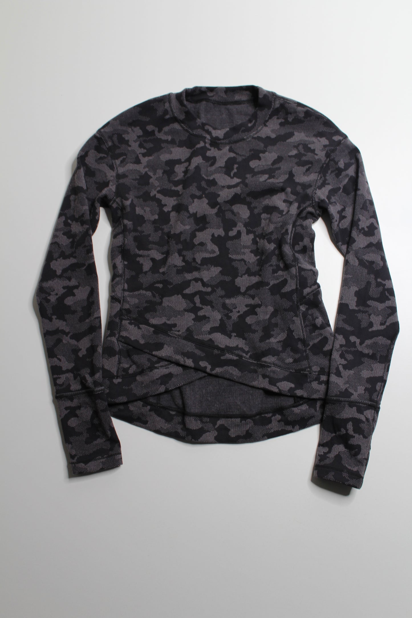 Lululemon heritage camo close to crossing rulu long sleeve, size 6 (additional 20% off)