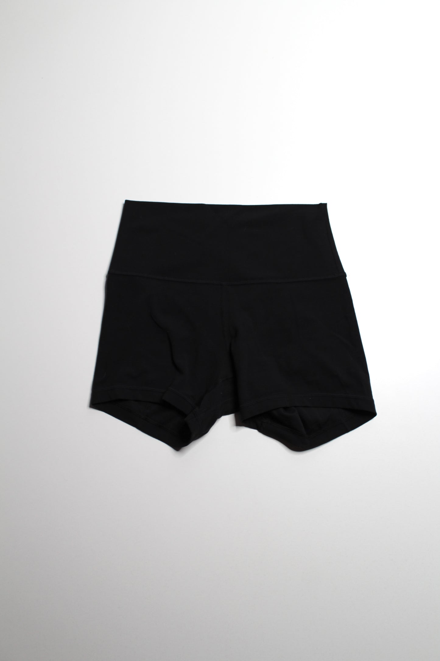 Lululemon black 'align' shorts, size 6