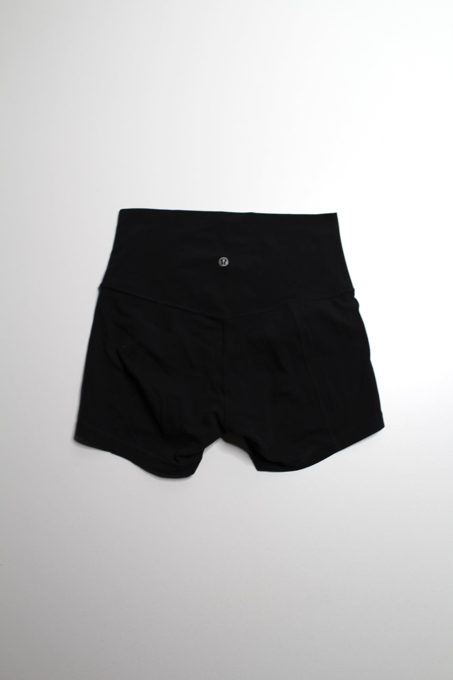 Lululemon black 'align' shorts, size 6