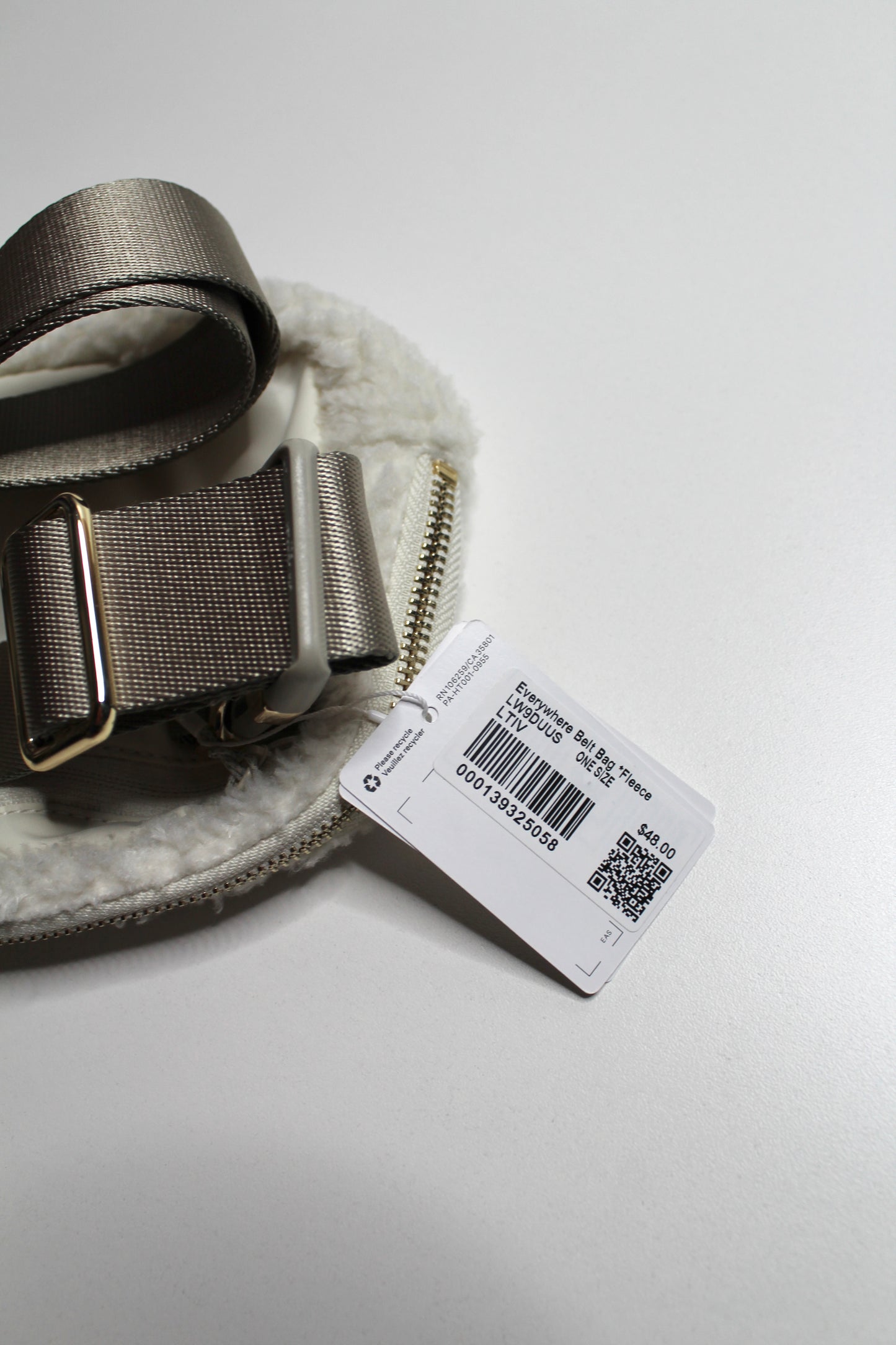 Lululemon light ivory 'everywhere fleece' belt bag *1L *new with tags