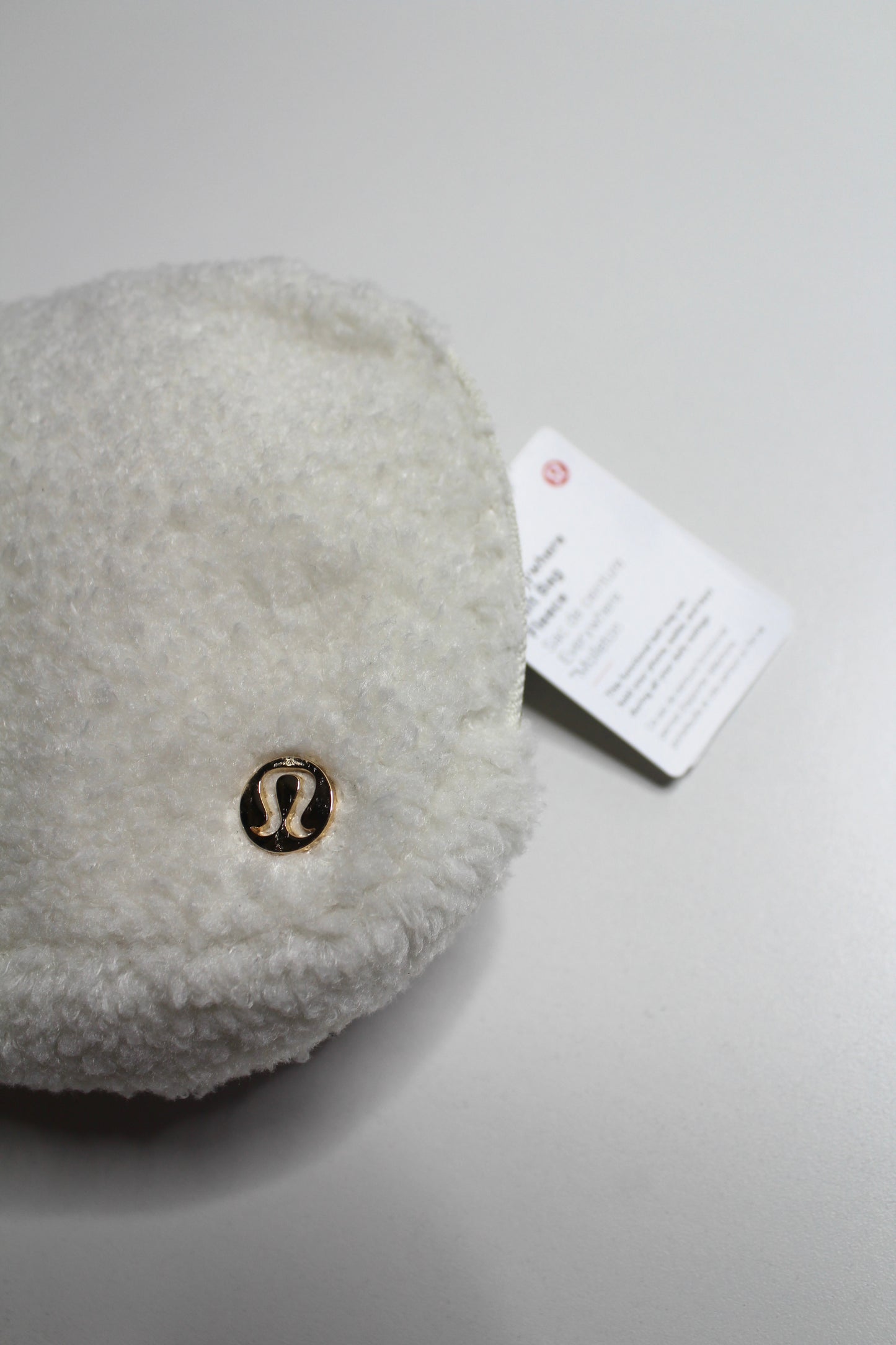 Lululemon light ivory 'everywhere fleece' belt bag *1L *new with tags