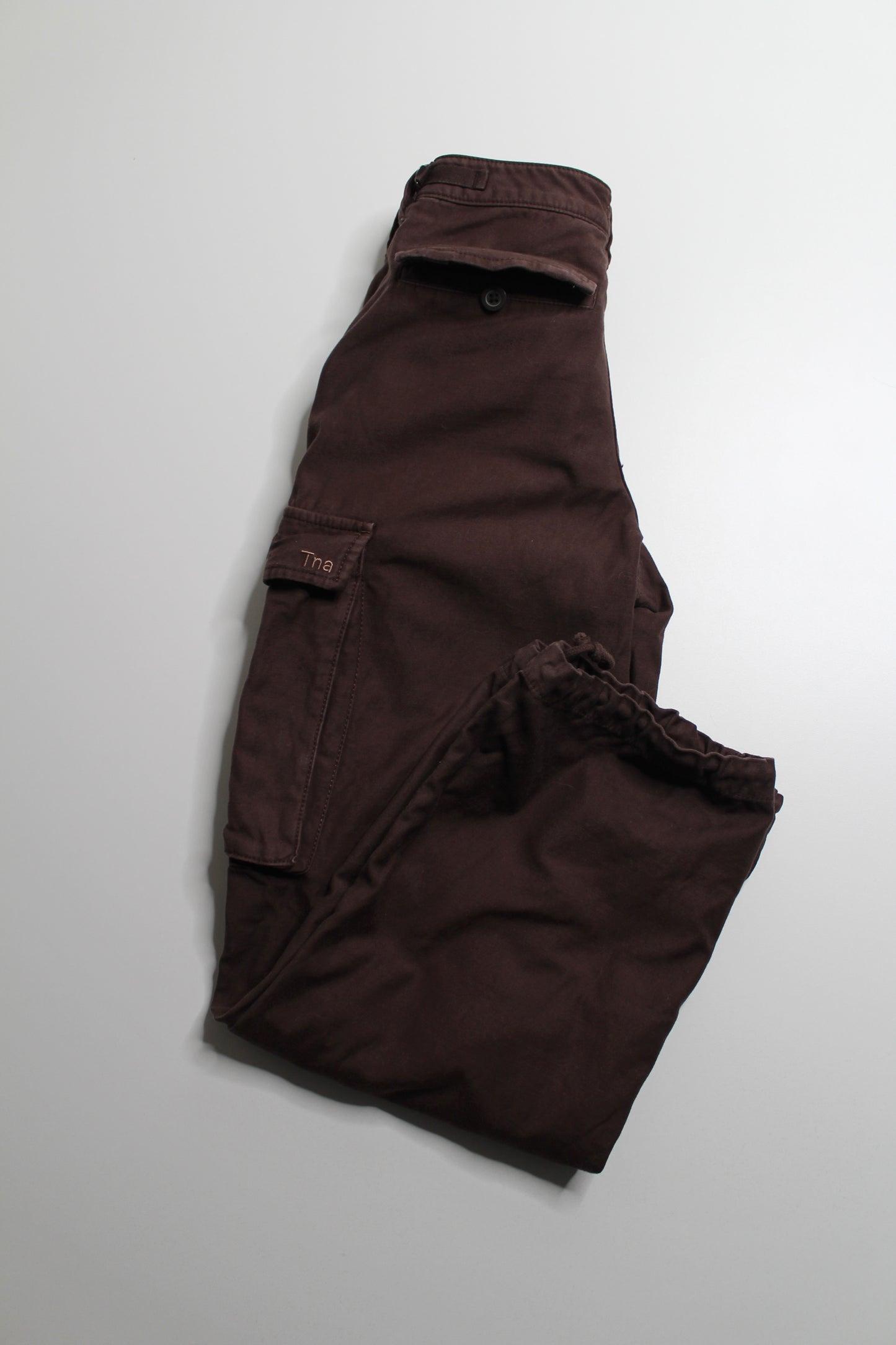 Aritzia TNA mocha brown cargo pant, size 00