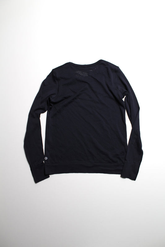 Lululemon midnight navy swiftly breeze long sleeve, no size. Fits like 4 (relaxed fit)
