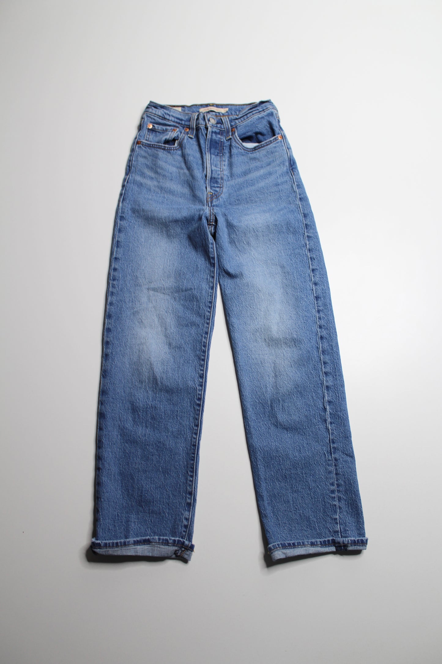 Levis ‘ribcage straight ankle’ jeans, size 24