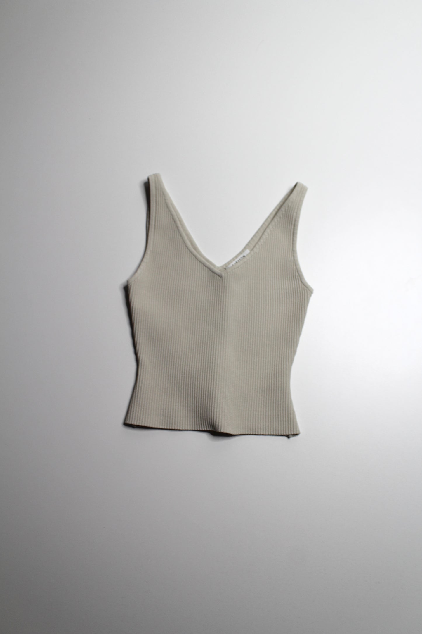 Aritzia Babaton matte pearl 'sculpt knit' v neck tank, size xs