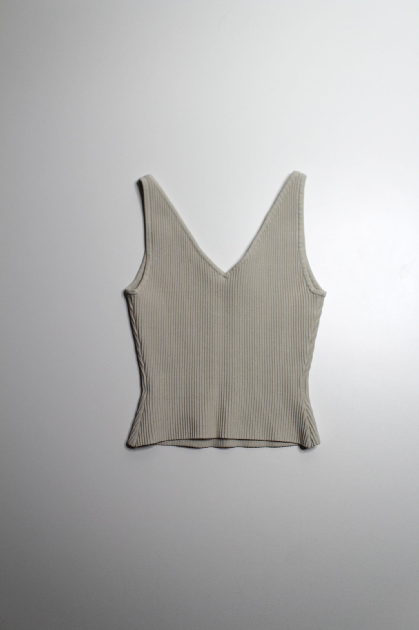 Aritzia Babaton matte pearl 'sculpt knit' v neck tank, size xs