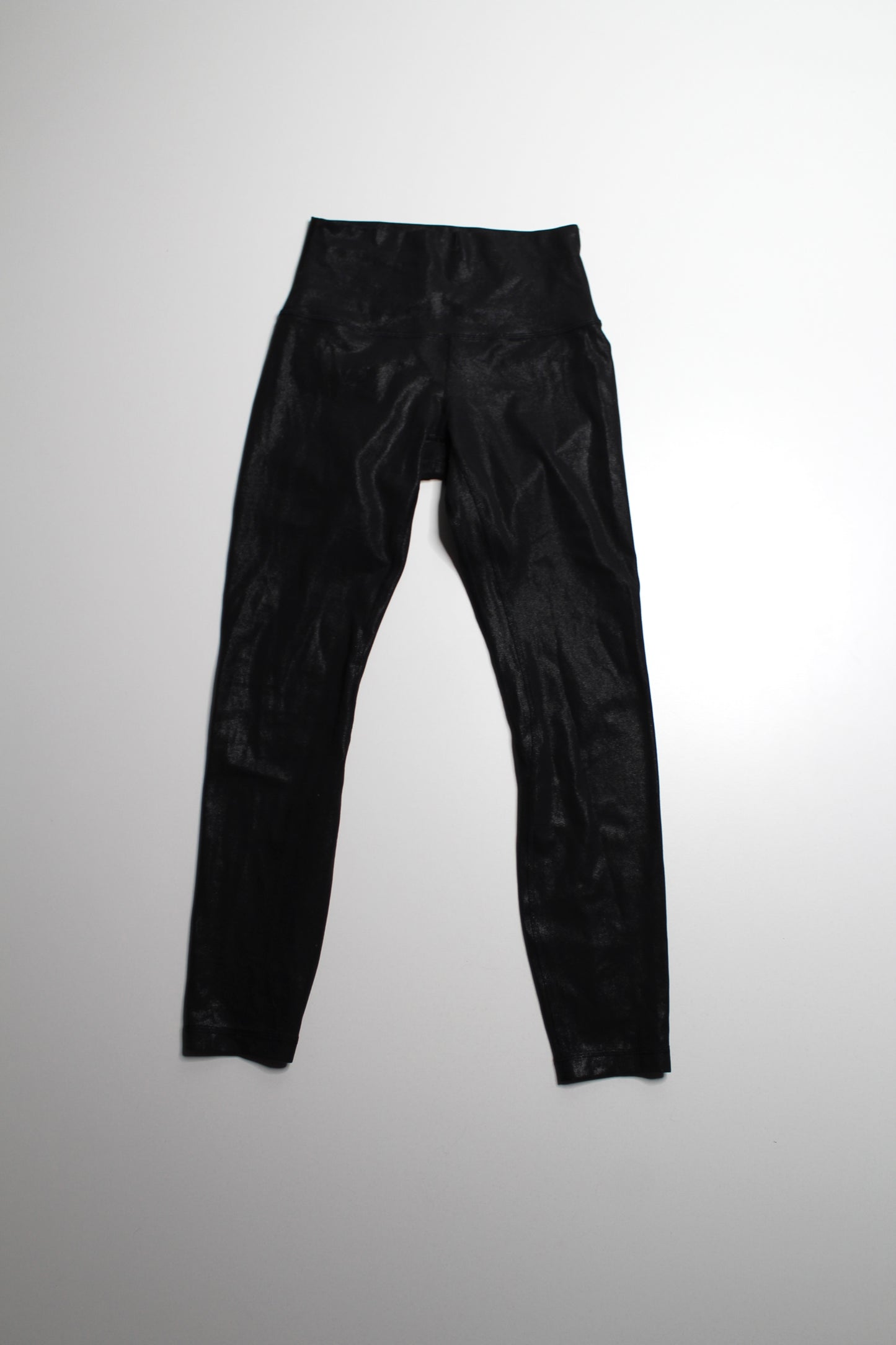 Lululemon black foil ‘align’ legging, size 4 (25”)