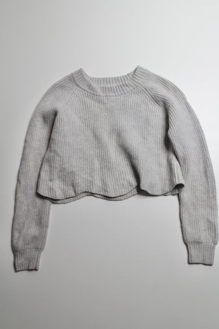 Aritzia wilfred light grey cropped sardou sweater, size medium (price reduced: was $40)