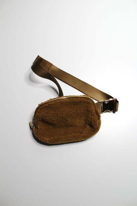 Lululemon burnt caramel 'everywhere fleece' belt bag *1L