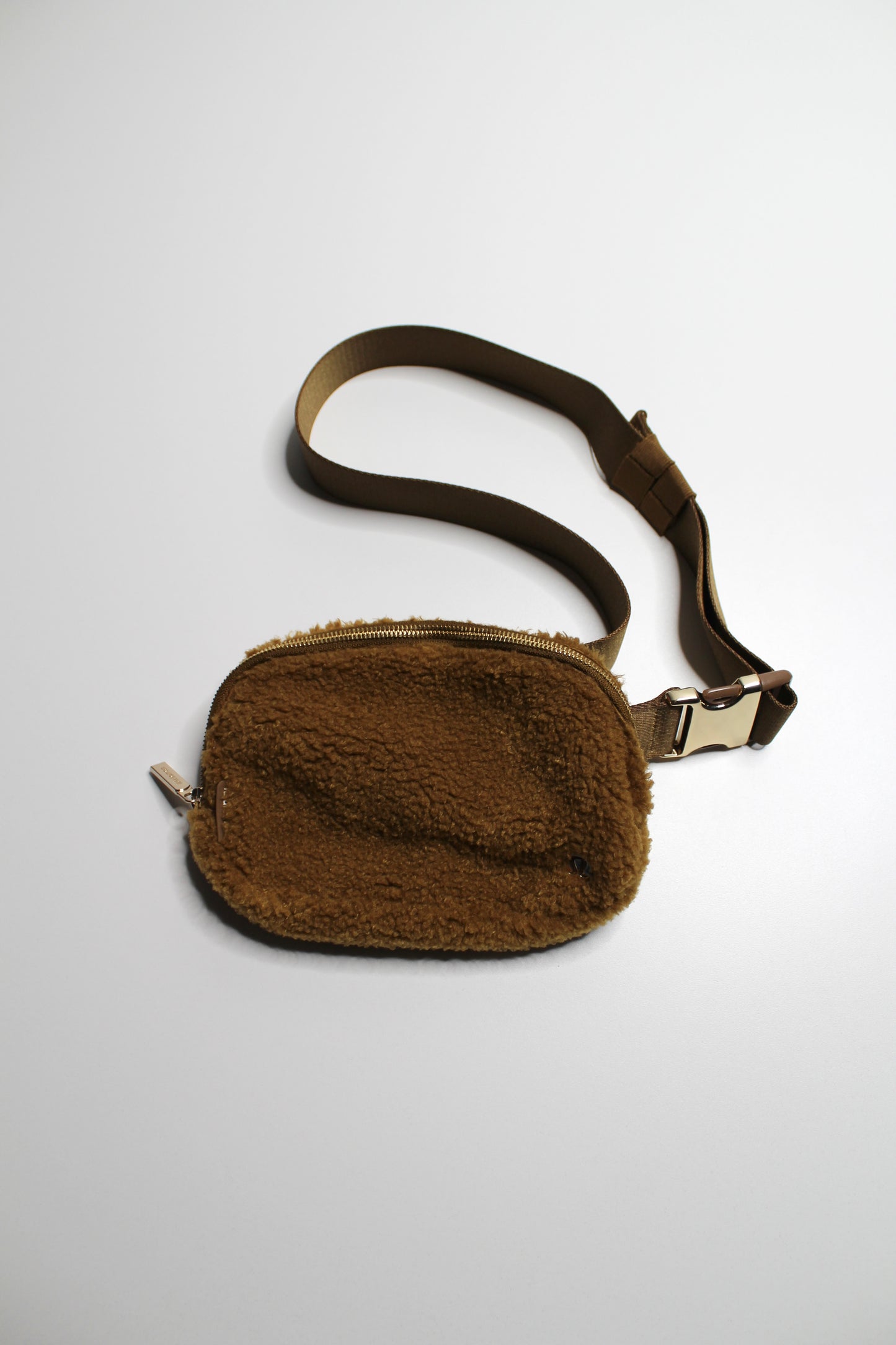 Lululemon burnt caramel 'everywhere fleece' belt bag *1L