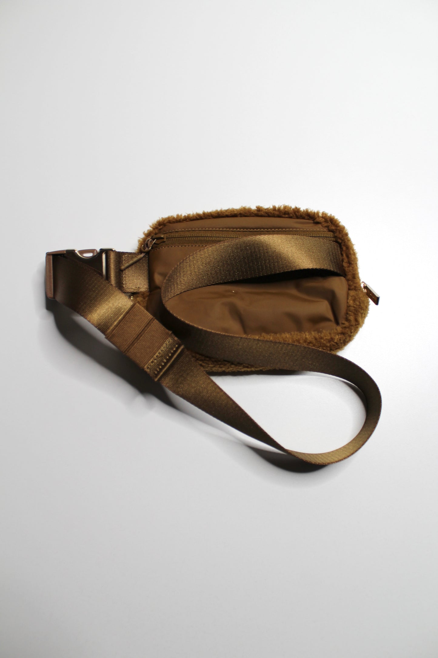 Lululemon burnt caramel 'everywhere fleece' belt bag *1L