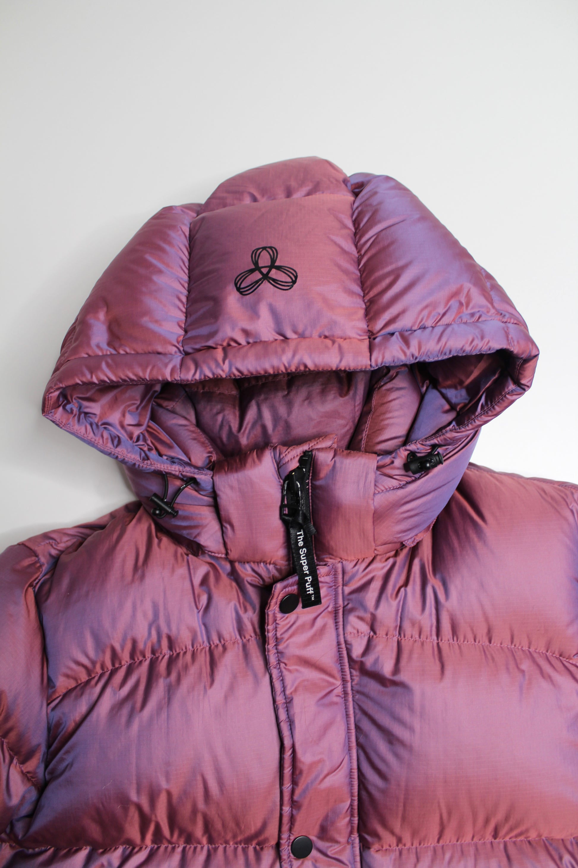 Aritzia TNA iridescent mulberry super puff shorty jacket, size