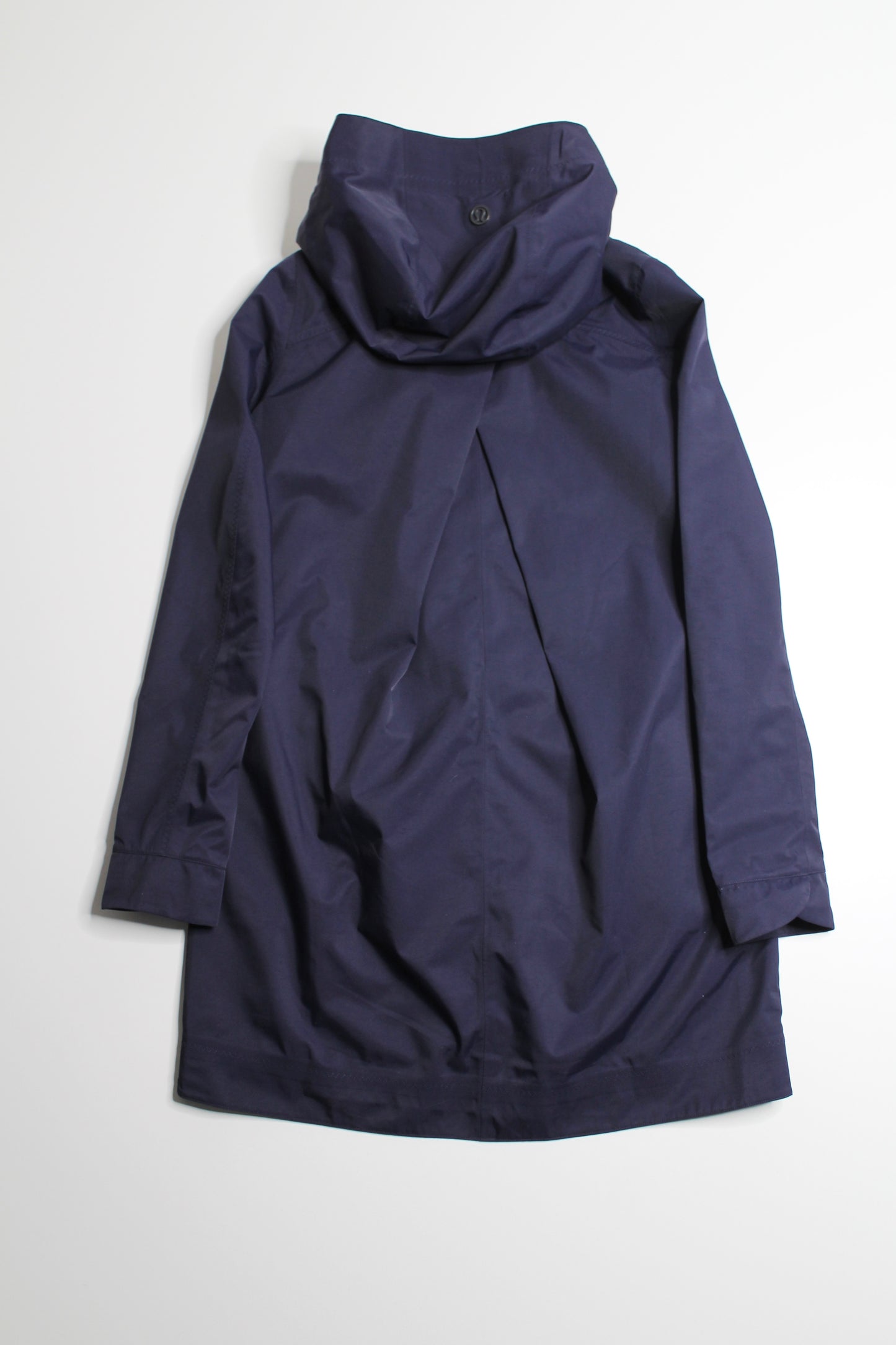 Lululemon deep indigo savasana waterproof jacket, size 2 (loose fit) Fits 2-6 (additional 20% off)