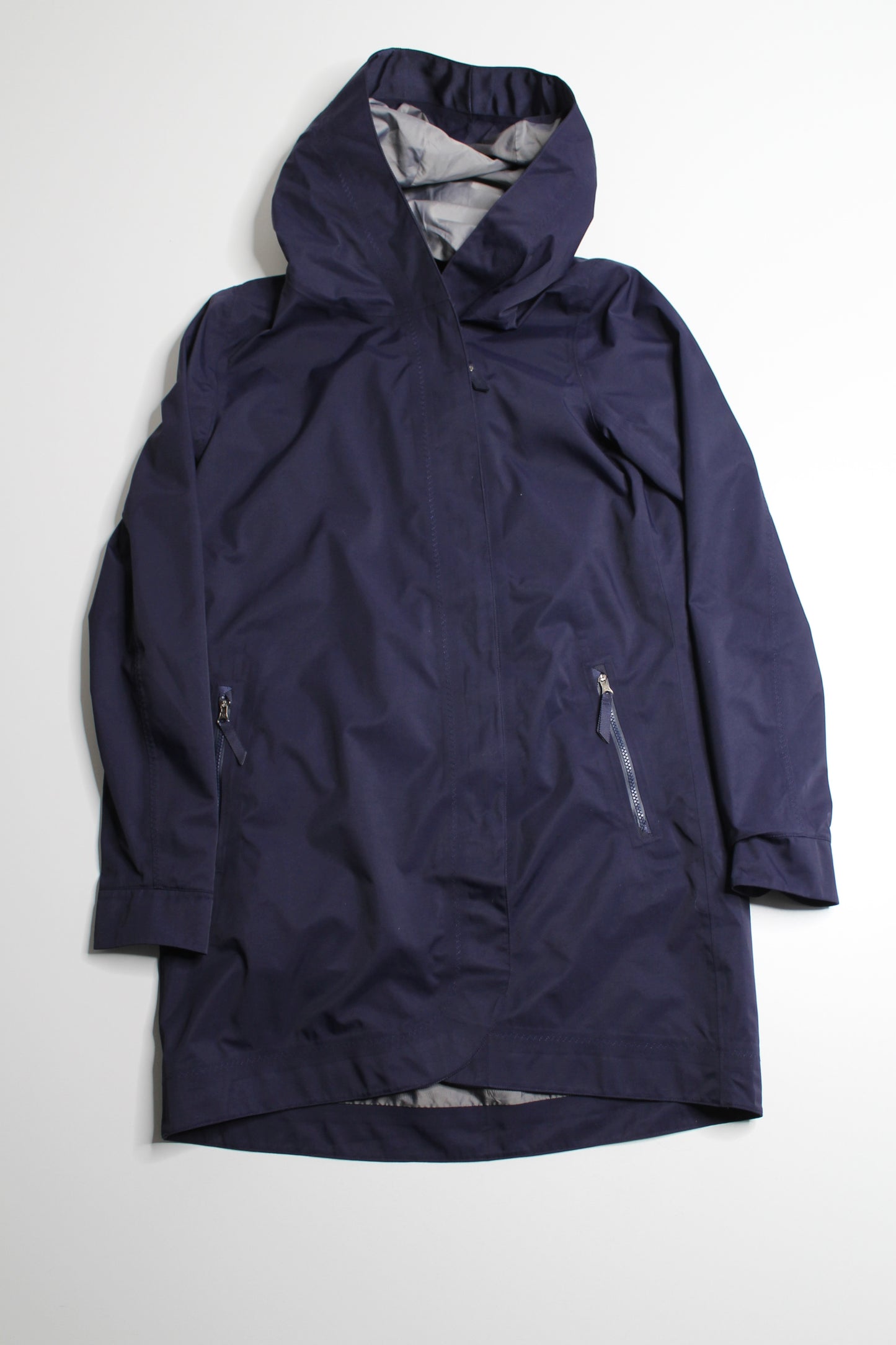 Lululemon deep indigo savasana waterproof jacket, size 2 (loose fit) Fits 2-6 (additional 20% off)