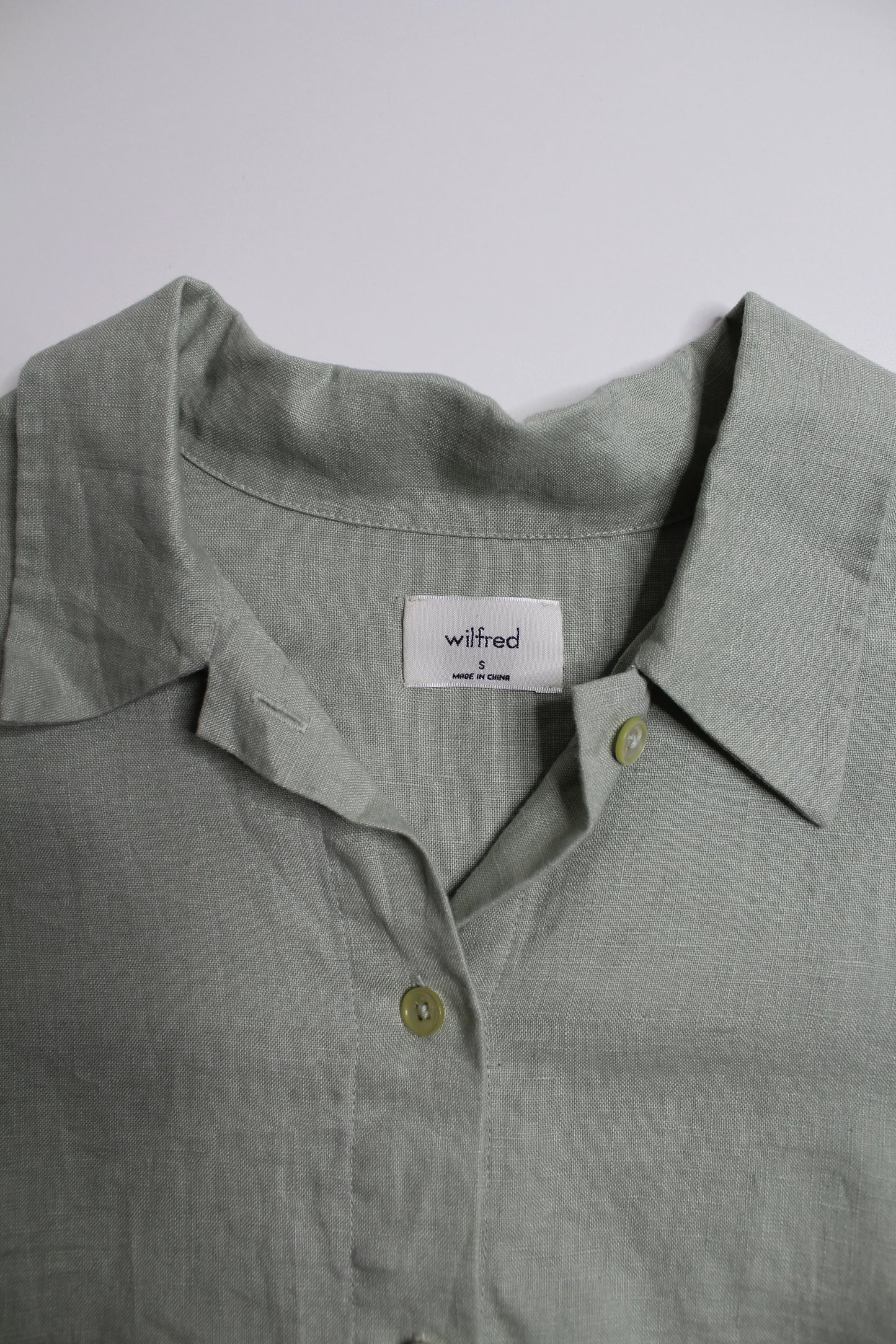 Aritzia Wilfred sage green ‘gelato’ linen short sleeve button up top, size small (price reduced: was $38)