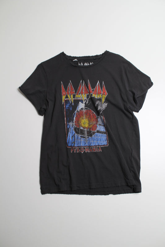 Def Leppard dark grey band tee, size medium