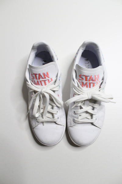 Adidas Stan Smith white / pastel sneaker, size 6 (fits big) Fits size 6-7 (price reduced: was $48)