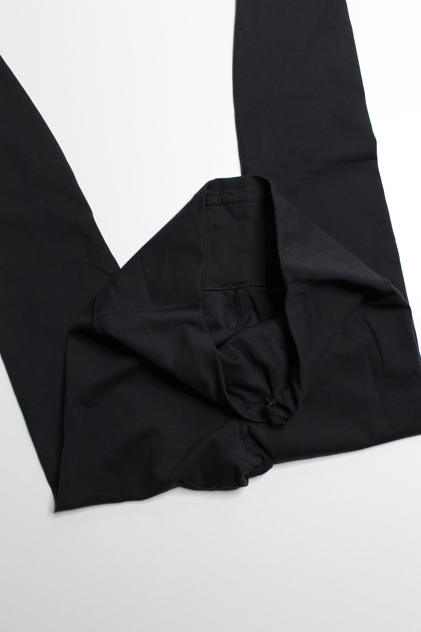 Lululemon black 'instill' high rise leggings, size 8