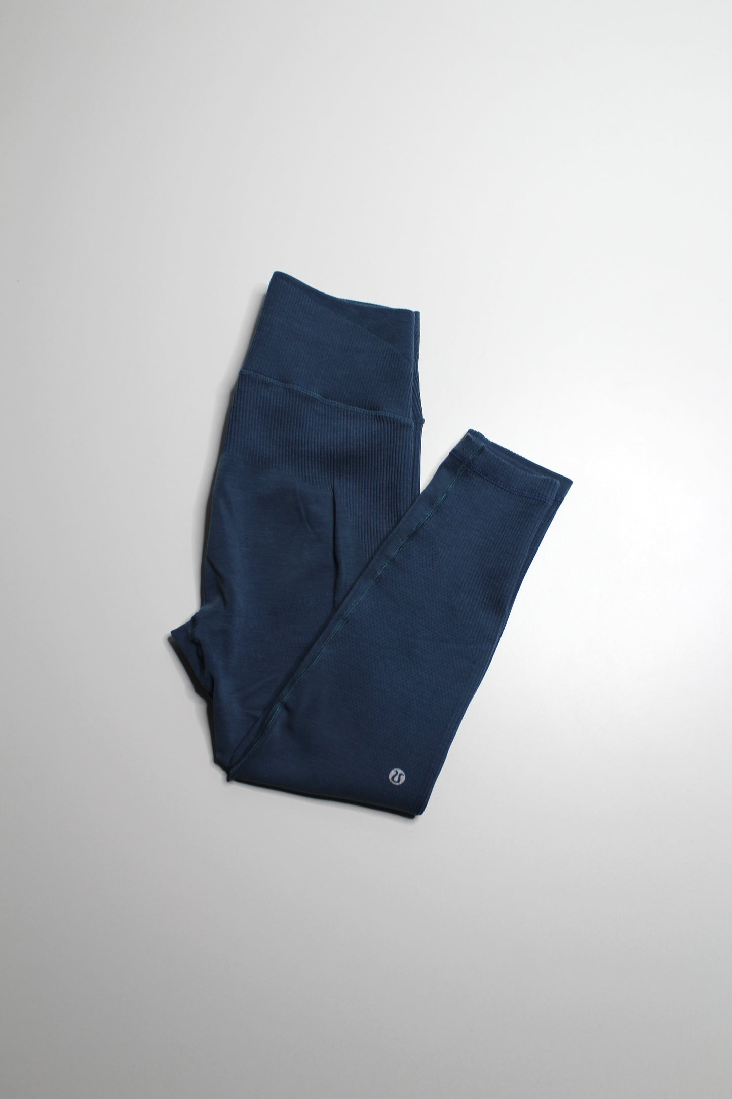 Lululemon teal seamless crop legging, no size. fits like 8